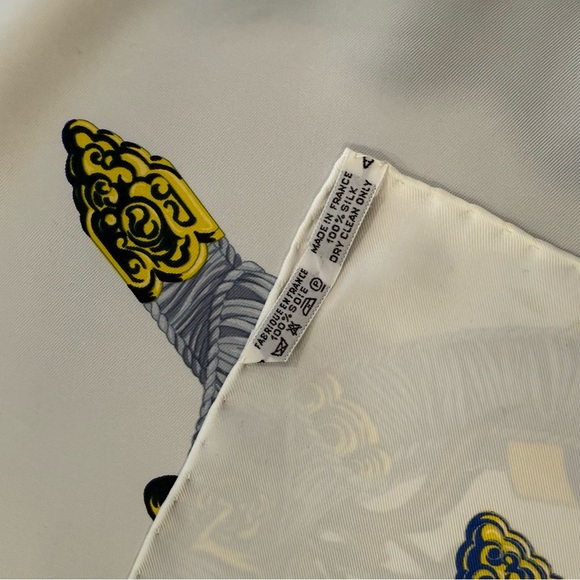 Hermes Floral Silk Scarf with Ribbon Design 35” - Picture 4 of 10